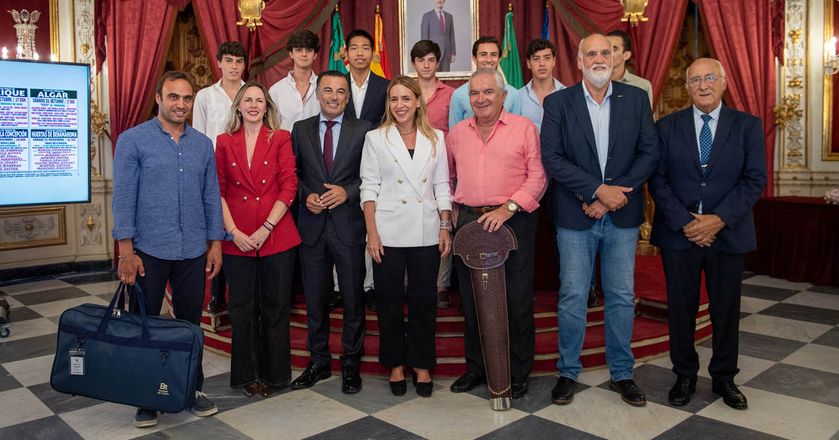 La Gallosina recibe nuevo material taurino para reforzar la formación de sus alumnos