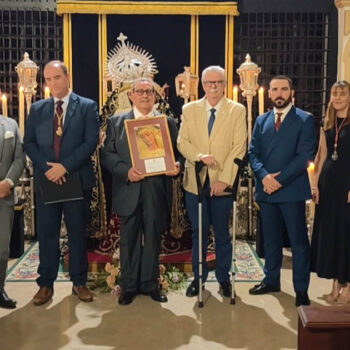 Antonio Velázquez protagoniza en El Puerto la Exaltación a Nuestra Señora del Rosario