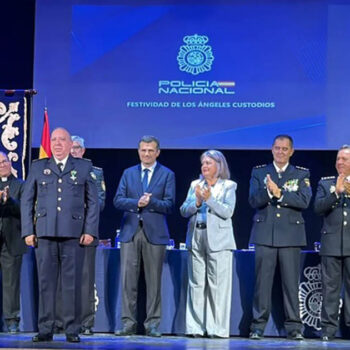 La Cruz Blanca al Mérito Policial reconoce más de cuatro décadas de servicio de Antonio Guerrero Marchante