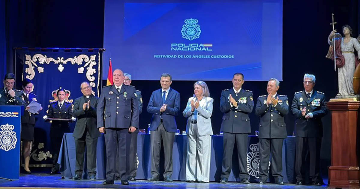 La Cruz Blanca al Mérito Policial reconoce más de cuatro décadas de servicio de Antonio Guerrero Marchante