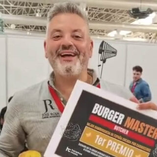 José Rosa lleva una hamburguesa de El Puerto a lo más alto de España hambur fb
