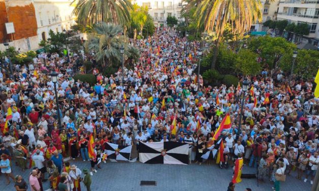 El Puerto celebra el Día de la Hispanidad con izada de bandera, música y actividades familiares