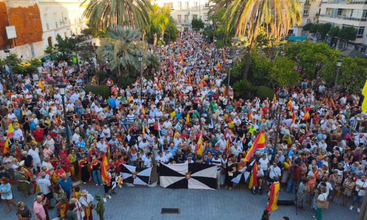 El Puerto celebra el Día de la Hispanidad con izada de bandera, música y actividades familiares