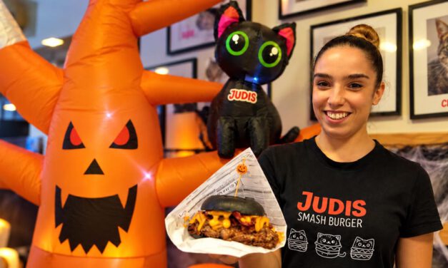 Judis conquista El Puerto con sus smash burgers y una propuesta especial para Halloween