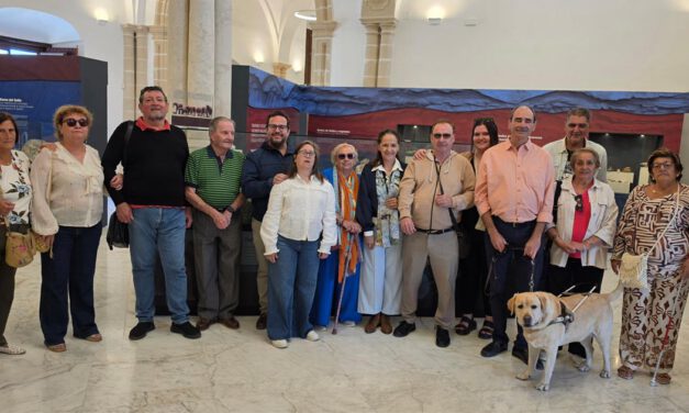 El Hospitalito abre sus puertas a un grupo de afiliados de la ONCE dentro de un programa pionero