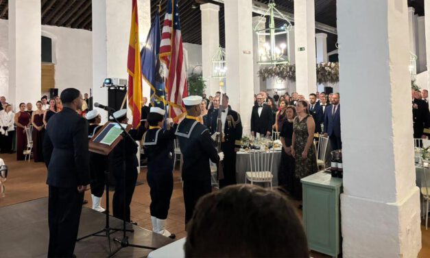 El Puerto estrecha sus lazos con la comunidad estadounidense en el 251 aniversario de la US Navy
