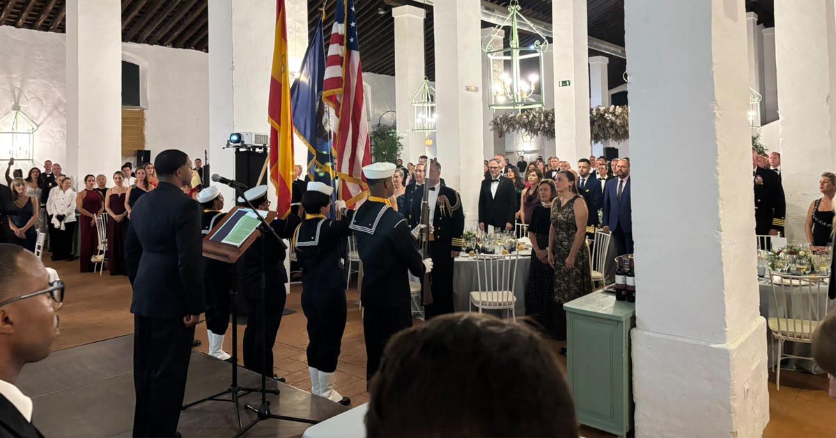 El Puerto estrecha sus lazos con la comunidad estadounidense en el 251 aniversario de la US Navy