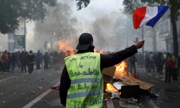 ¿Arde solo París?