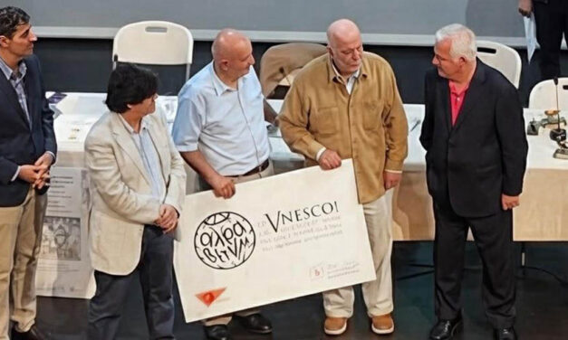 Emilio Flor recibe el Premio Nacional "Promotor de los Estudios Latinos" 2026