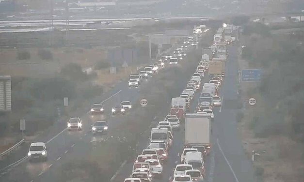 Un siniestro provoca casi tres kilómetros de retenciones en la A-4 en El Puerto