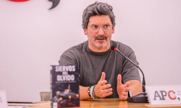 ‘Siervos del olvido’ llega a la Librería Zorba con una trama entre Cádiz, El Puerto y el Vapor Adriano III