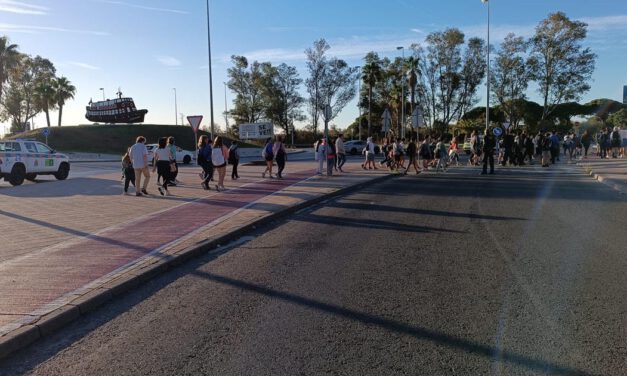 Más de 600 alumnos y docentes comparten una jornada de convivencia en Los Toruños